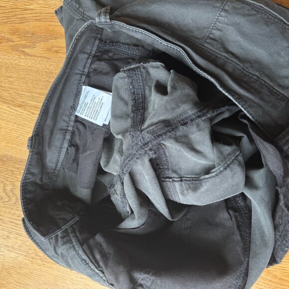 American Eagle Black Midi Shorts Size 10 - Picture 8 of 13